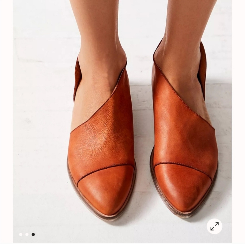 Free People Royale Flats in Whiskey/cognac